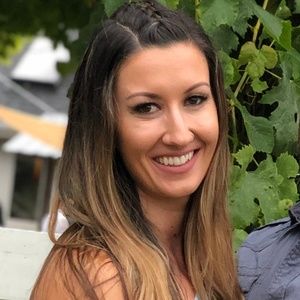 Meet your Posher, Stephanie